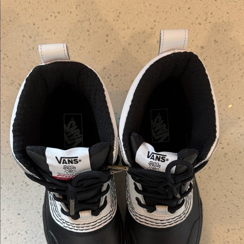 Vans Black and White Winter Boots - Picture 6 of 8